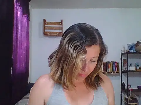 Snapshot of charlott_ponce chatting on 03.20.25 charlott ponce online show from 03.20.25