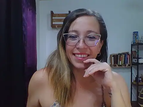 Snapshot of charlott_ponce chatting on 09.09.25 charlott ponce online show from 09.09.25