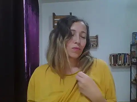 Snapshot of charlott_ponce chatting on 10.10.25 charlott ponce online show from 10.10.25