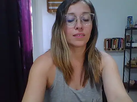 Snapshot of charlott_ponce chatting on 10.20.25 charlott ponce online show from 10.20.25