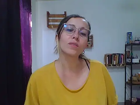Snapshot of charlott_ponce chatting on 10.21.25 charlott ponce online show from 10.21.25