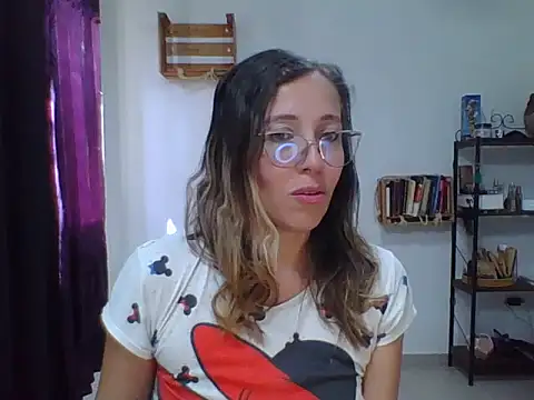 Snapshot of charlott_ponce chatting on 10.24.25 charlott ponce online show from 10.24.25
