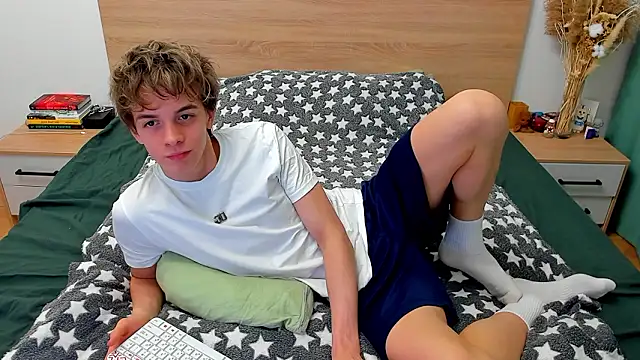 Snapshot of Fandi_777 chatting on 12.03.24 Fandi 777 online show from 12.03.24
