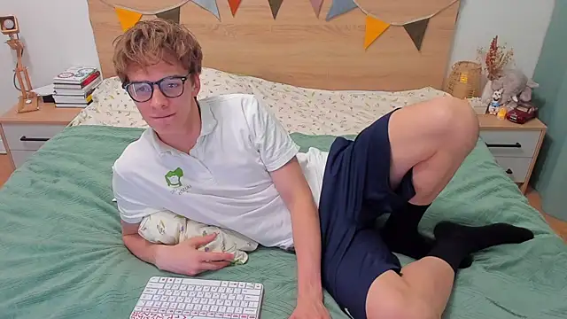 Snapshot of Fandi_777 chatting on 10.02.25 Fandi 777 online show from 10.02.25