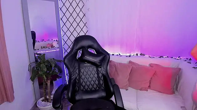  mia collins b  online show from 04.12.26