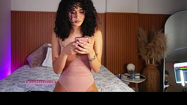 Snapshot of Lianh_Benett chatting on 10.05.25 Lianh Benett online show from 10.05.25