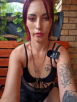 Snapshot of Astoria_Moon chatting on 02.18.25 Astoria Moon online show from 02.18.25