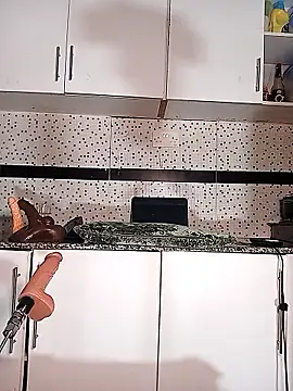 Bella045 online show from 10.18.25