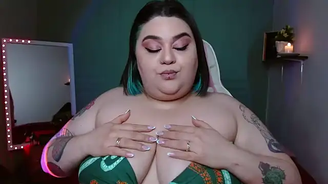 tiffany laurens online show from 12.25.24