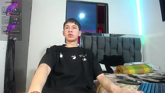 Snapshot of Mr_daren_ chatting on 02.03.25 Mr daren online show from 02.03.25