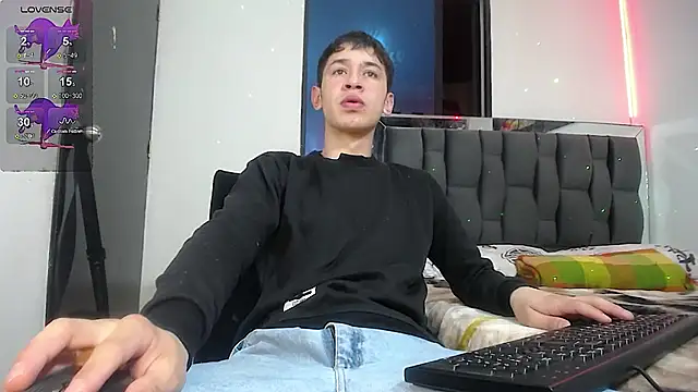 Snapshot of Mr_daren_ chatting on 02.06.25 Mr daren online show from 02.06.25