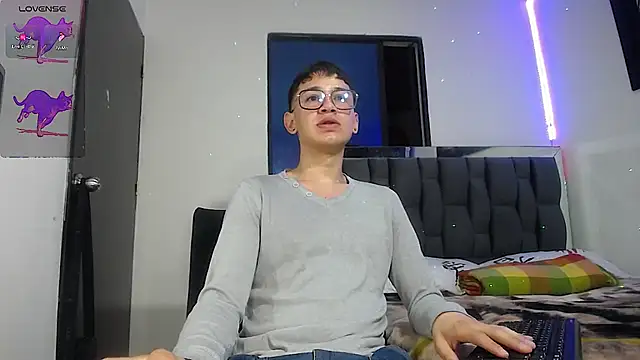 Snapshot of Mr_daren_ chatting on 02.10.25 Mr daren online show from 02.10.25