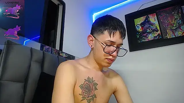 Snapshot of Mr_daren_ chatting on 02.12.25 Mr daren online show from 02.12.25