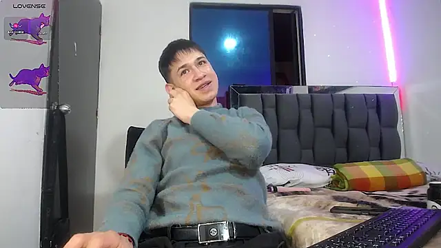 Snapshot of Mr_daren_ chatting on 02.15.25 Mr daren online show from 02.15.25