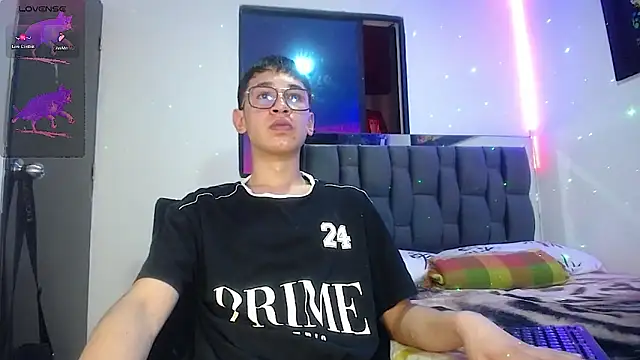 Snapshot of Mr_daren_ chatting on 02.18.25 Mr daren online show from 02.18.25