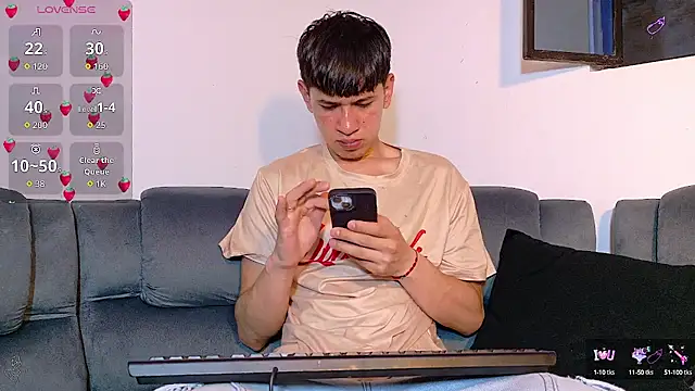 Snapshot of Mr_daren_ chatting on 10.03.25 Mr daren online show from 10.03.25