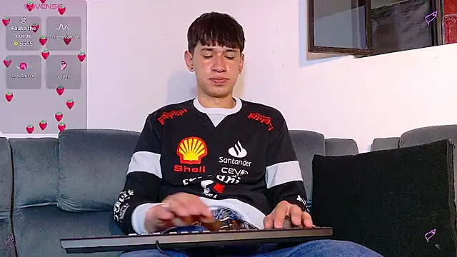 Snapshot of Mr_daren_ chatting on 10.07.25 Mr daren online show from 10.07.25