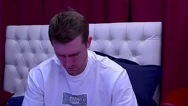 Snapshot of EthanPinkman chatting on 09.18.25 EthanPinkman online show from 09.18.25