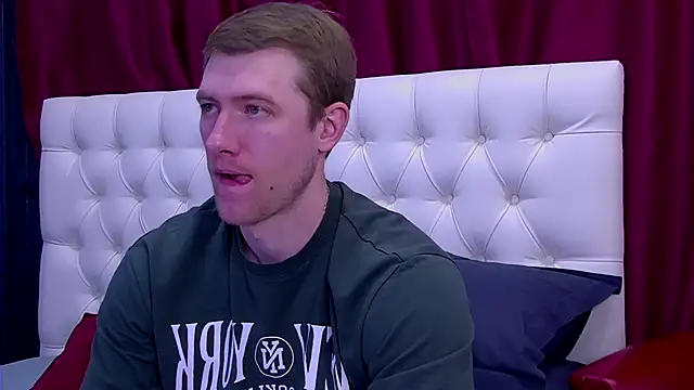 Snapshot of EthanPinkman chatting on 09.24.25 EthanPinkman online show from 09.24.25