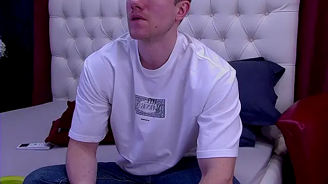 Snapshot of EthanPinkman chatting on 09.29.25 EthanPinkman online show from 09.29.25