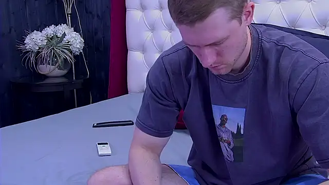 Snapshot of EthanPinkman chatting on 09.30.25 EthanPinkman online show from 09.30.25