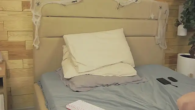 Snapshot of EthanPinkman chatting on 10.21.25 EthanPinkman online show from 10.21.25