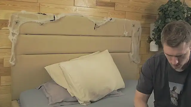 Snapshot of EthanPinkman chatting on 10.23.25 EthanPinkman online show from 10.23.25