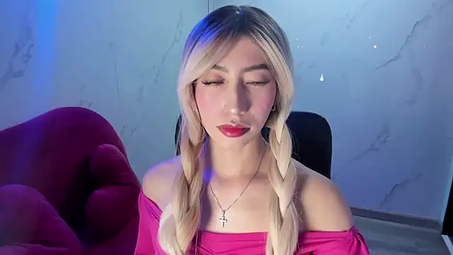 LilithCooperr  online show from 11.20.25