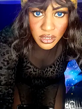 Snapshot of AmazonianMistress chatting on 12.11.24 AmazonianMistress online show from 12.11.24