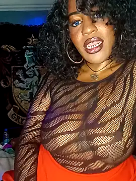 Snapshot of AmazonianMistress chatting on 12.16.24 AmazonianMistress online show from 12.16.24