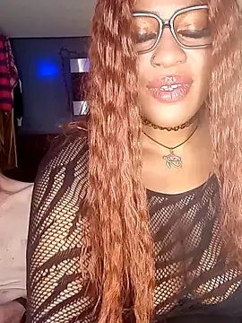 Snapshot of AmazonianMistress chatting on 01.24.25 AmazonianMistress online show from 01.24.25