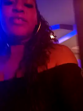 Snapshot of AmazonianMistress chatting on 03.17.25 AmazonianMistress online show from 03.17.25