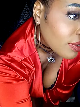 Snapshot of AmazonianMistress chatting on 09.19.25 AmazonianMistress online show from 09.19.25