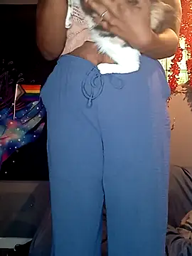 Snapshot of AmazonianMistress chatting on 09.22.25 AmazonianMistress online show from 09.22.25