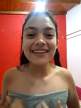 Snapshot of littlemelii chatting on 12.20.24 littlemelii online show from 12.20.24