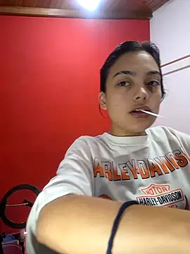 Snapshot of littlemelii chatting on 12.29.24 littlemelii online show from 12.29.24