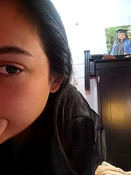 Snapshot of littlemelii chatting on 12.29.24 littlemelii online show from 12.29.24