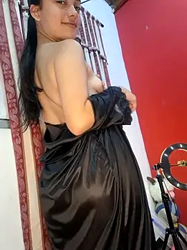 Snapshot of littlemelii chatting on 12.29.24 littlemelii online show from 12.29.24