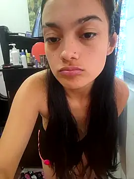 Snapshot of littlemelii chatting on 01.06.25 littlemelii online show from 01.06.25