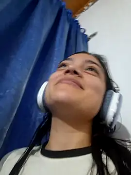 Snapshot of littlemelii chatting on 01.15.25 littlemelii online show from 01.15.25