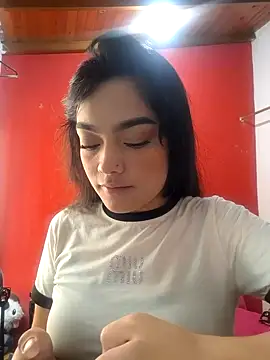 Snapshot of littlemelii chatting on 02.04.25 littlemelii online show from 02.04.25