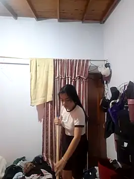 Snapshot of littlemelii chatting on 02.06.25 littlemelii online show from 02.06.25