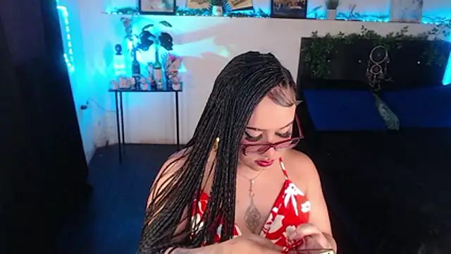 Snapshot of LiaScarlett chatting on 12.03.25 LiaScarlett online show from 12.03.25