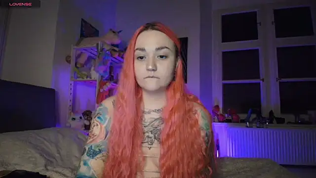 Snapshot of PinkHurricaneOfficial chatting on 01.24.25 PinkHurricaneOfficial online show from 01.24.25