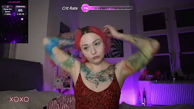 Snapshot of PinkHurricaneOfficial chatting on 02.18.25 PinkHurricaneOfficial online show from 02.18.25