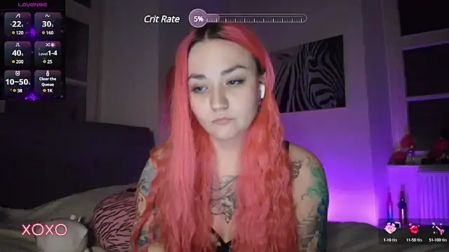 Snapshot of PinkHurricaneOfficial chatting on 02.23.25 PinkHurricaneOfficial online show from 02.23.25