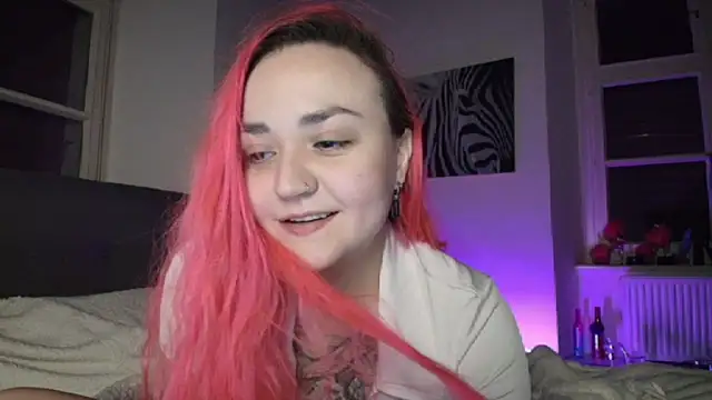 Snapshot of PinkHurricaneOfficial chatting on 03.20.25 PinkHurricaneOfficial online show from 03.20.25