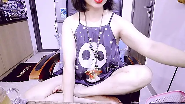 Snapshot of Miu-Le chatting on 04.20.26 Miu-Le online show from 04.20.26