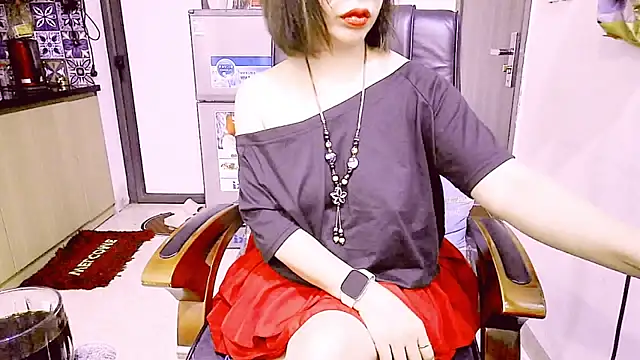 Snapshot of Miu-Le chatting on 04.20.26 Miu-Le online show from 04.20.26