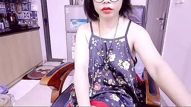 Snapshot of Miu-Le chatting on 05.06.26 Miu-Le online show from 05.06.26